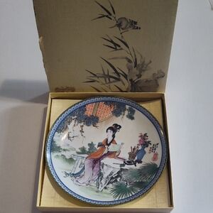 Imperial Jingdezhen Porcelain Plate - Beauties of the Red Mansion Collection